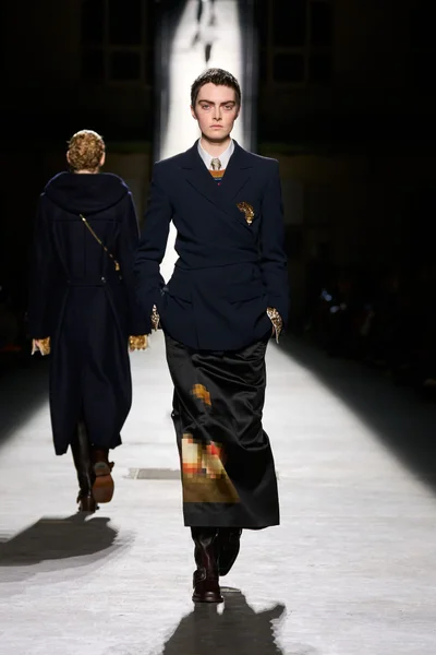 Look 2